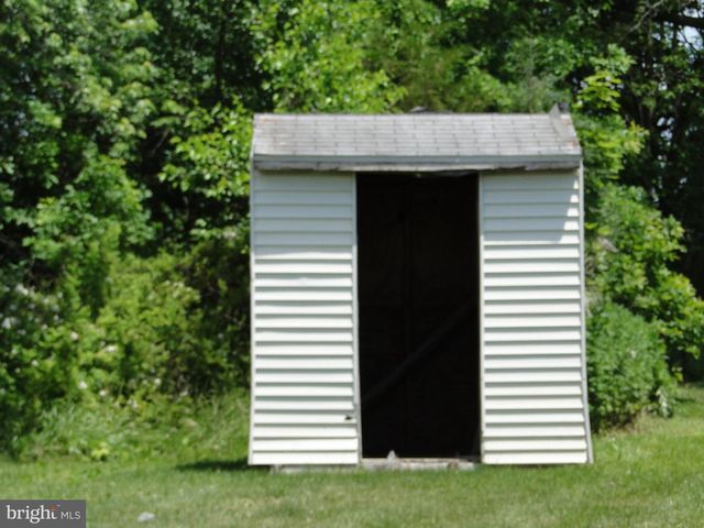 817 BLOOMING GLEN RD, Blooming Glen, PA 18911