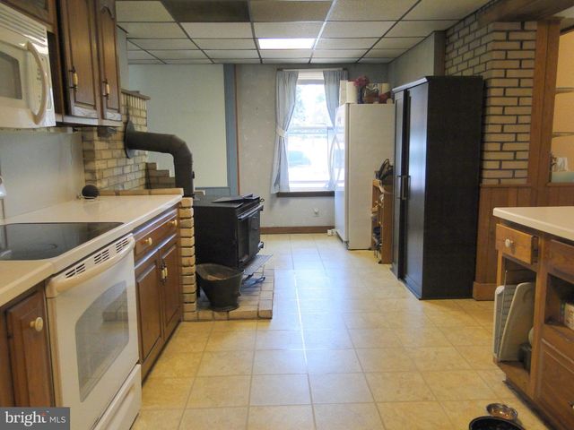 817 BLOOMING GLEN RD, Blooming Glen, PA 18911