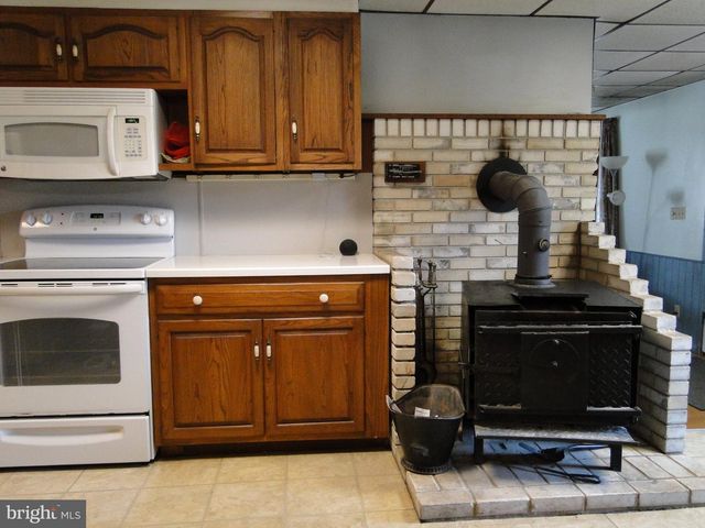 817 BLOOMING GLEN RD, Blooming Glen, PA 18911