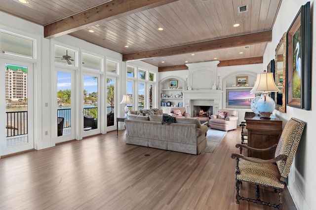 609 Lagoon Drive, Destin, FL 32541