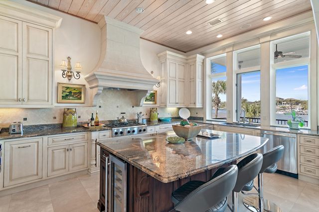 609 Lagoon Drive, Destin, FL 32541