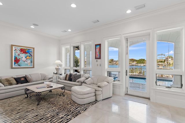 609 Lagoon Drive, Destin, FL 32541