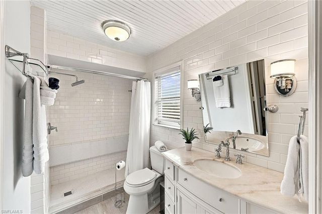 862 97th AVE N, Naples, FL 34108