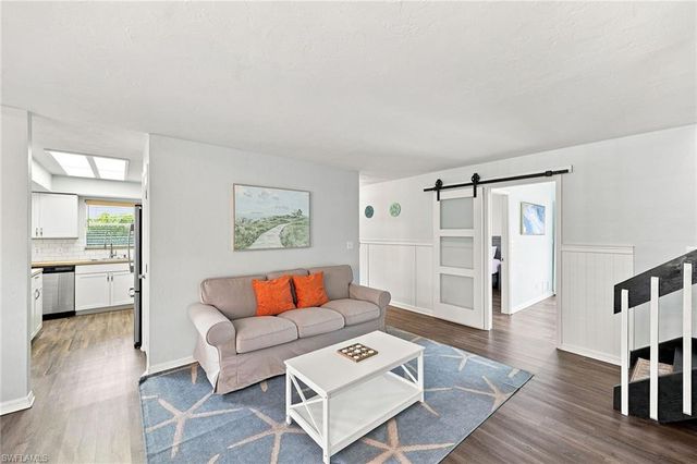 862 97th AVE N, Naples, FL 34108