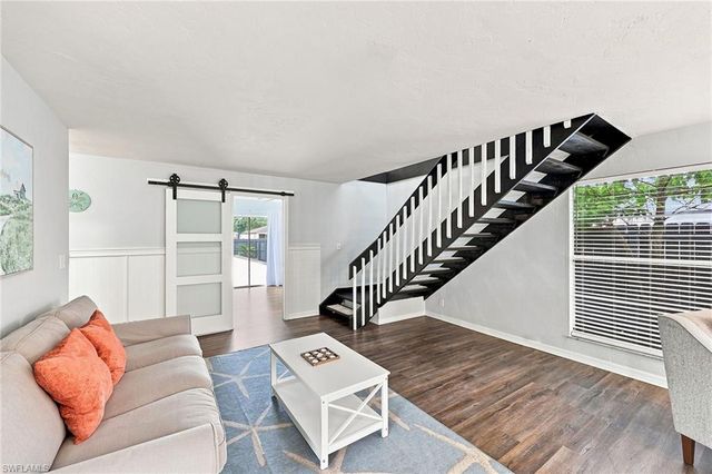862 97th AVE N, Naples, FL 34108