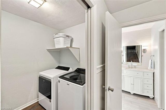 862 97th AVE N, Naples, FL 34108