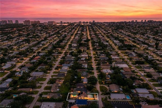 862 97th AVE N, Naples, FL 34108