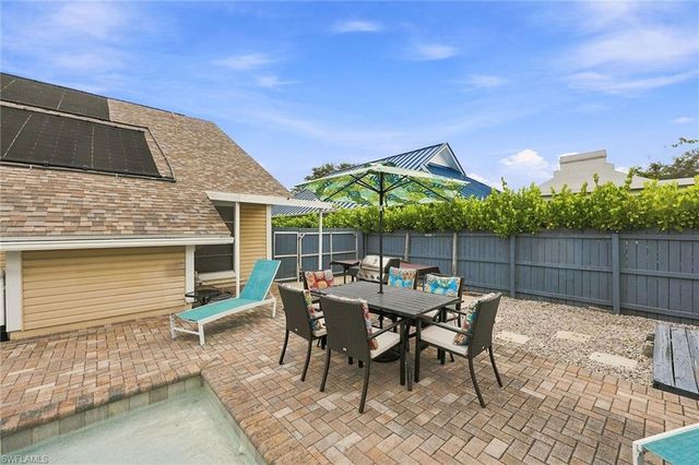 862 97th AVE N, Naples, FL 34108