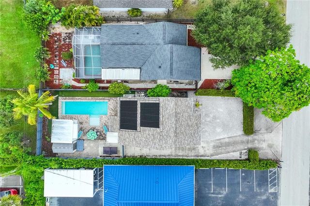 862 97th AVE N, Naples, FL 34108