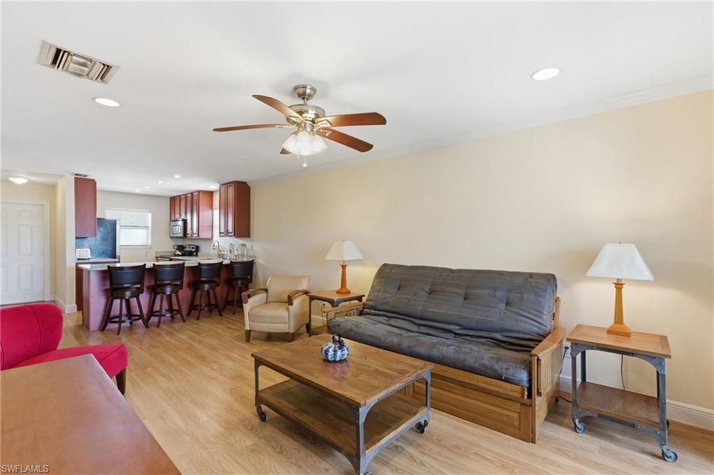 Image 10 of property listing at 4718 SE 5th AVE 9, Cape Coral, FL 33904