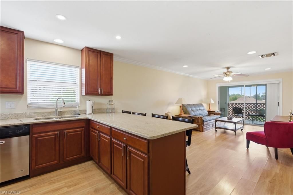 Image 3 of property listing at 4718 SE 5th AVE 9, Cape Coral, FL 33904
