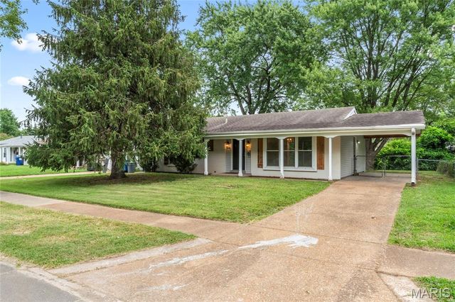 1480 Burning Tree Drive, Florissant, MO 63033