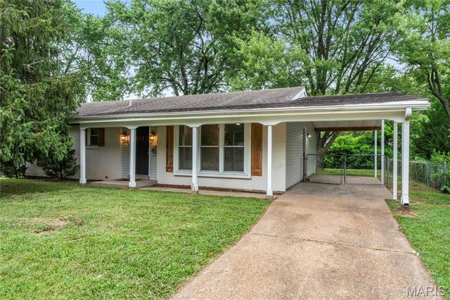1480 Burning Tree Drive, Florissant, MO 63033