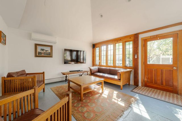 6 Daggett Lane 1-2, Provincetown, MA 02657