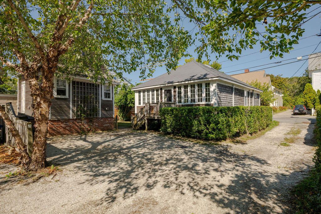 6 Daggett Lane 1-2, Provincetown, MA 02657