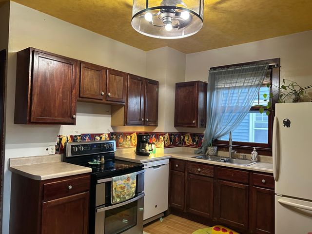 910 N 20th Street, Superior, WI 54880