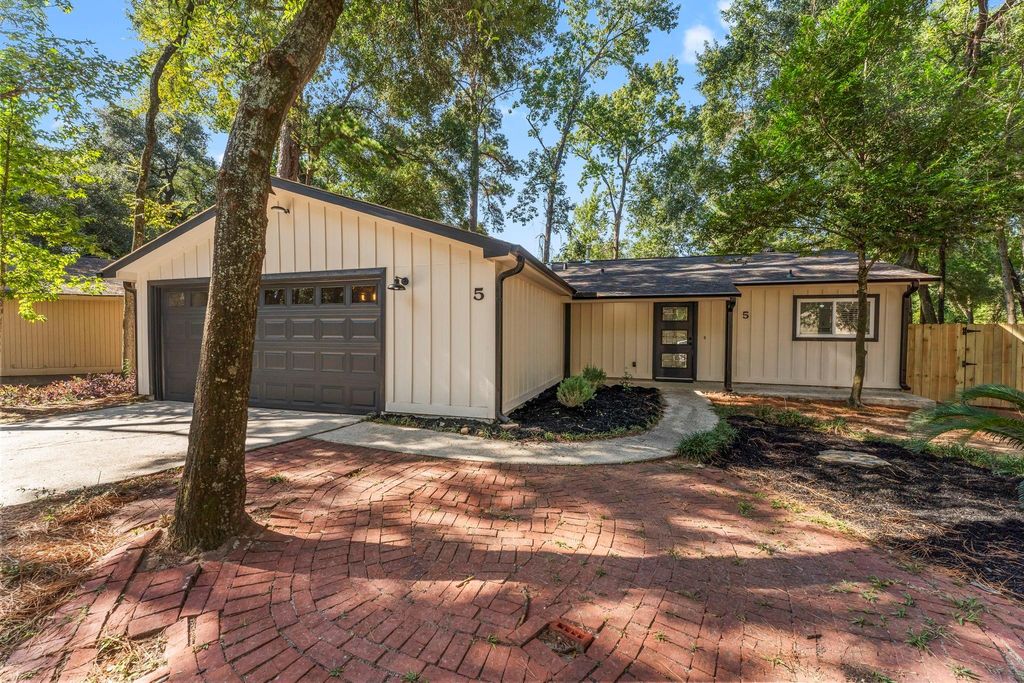 5 Canyon Oak Place, The Woodlands, TX 77380