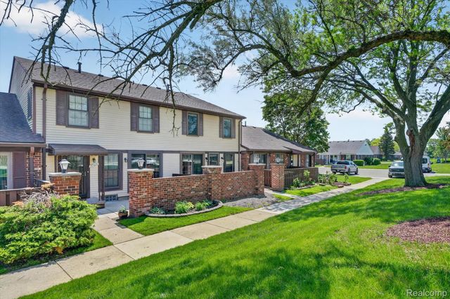 39427 Heatherheath Drive, Clinton Charter Township, MI 48038