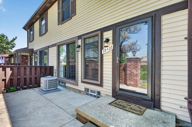 39427 Heatherheath Drive, Clinton Charter Township, MI 48038