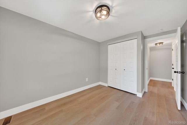 39427 Heatherheath Drive, Clinton Charter Township, MI 48038