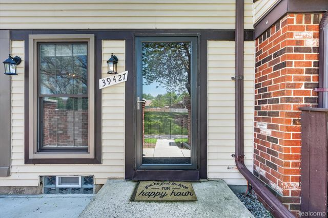 39427 Heatherheath Drive, Clinton Charter Township, MI 48038