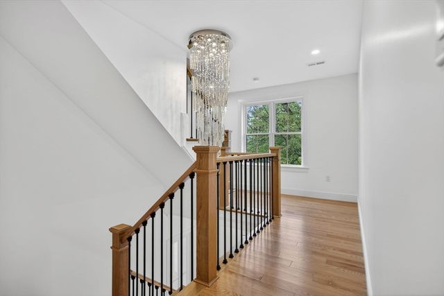 37 Maple Street, Lynnfield, MA 01940