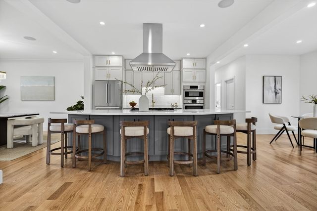 37 Maple Street, Lynnfield, MA 01940
