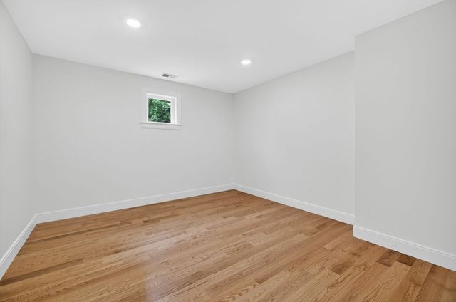 37 Maple Street, Lynnfield, MA 01940