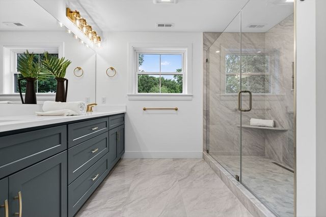 37 Maple Street, Lynnfield, MA 01940