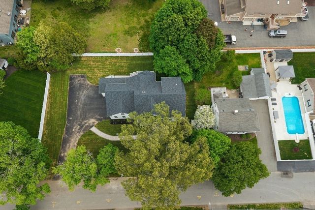 37 Maple Street, Lynnfield, MA 01940