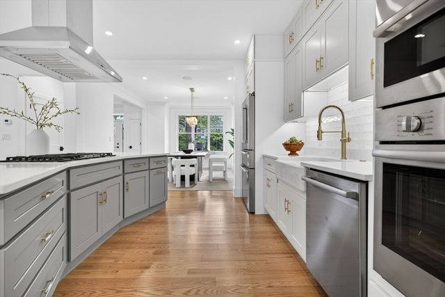 37 Maple Street, Lynnfield, MA 01940
