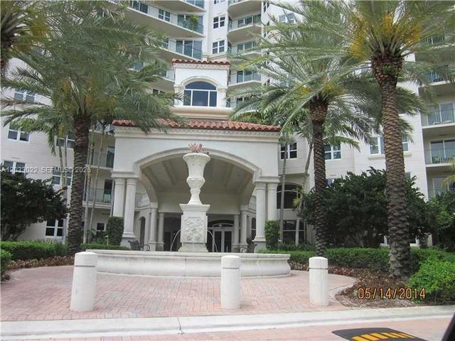 19900 E Country Club Dr 218, Aventura, FL 33180