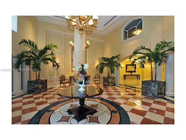 19900 E Country Club Dr 218, Aventura, FL 33180