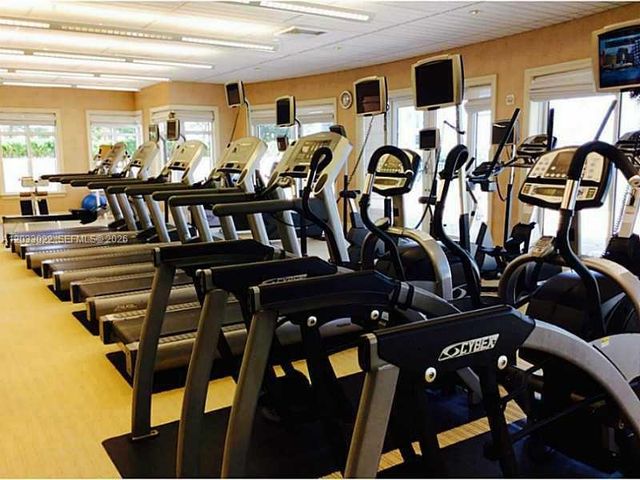 19900 E Country Club Dr 218, Aventura, FL 33180