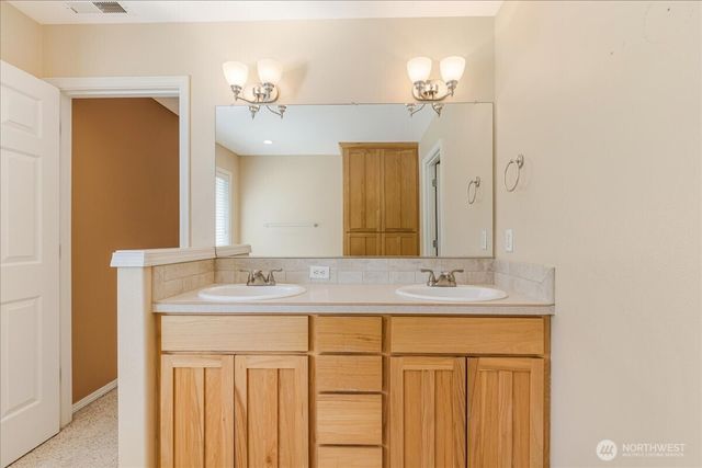 2104 NE 180th Place, Vancouver, WA 98684