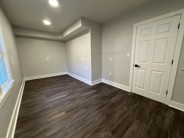 2525 N 44th STREET, Milwaukee, WI 53210