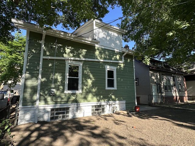 2525 N 44th STREET, Milwaukee, WI 53210