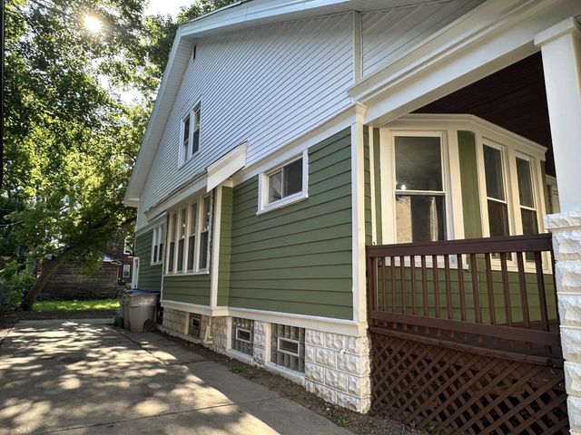 2525 N 44th STREET, Milwaukee, WI 53210