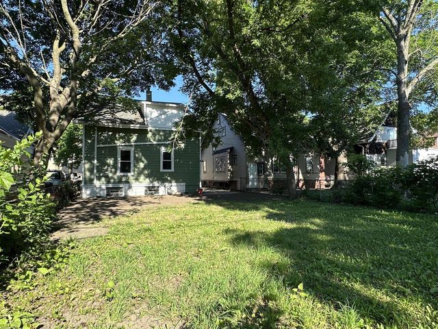 2525 N 44th STREET, Milwaukee, WI 53210