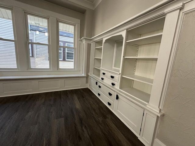 2525 N 44th STREET, Milwaukee, WI 53210