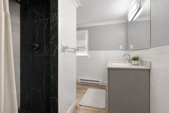 129 High St, Clinton, MA 01510