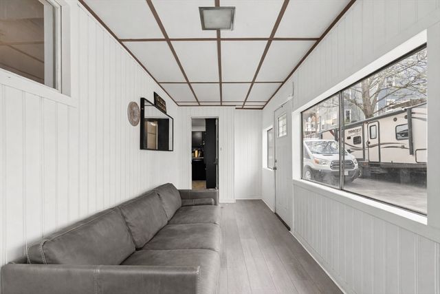 129 High St, Clinton, MA 01510