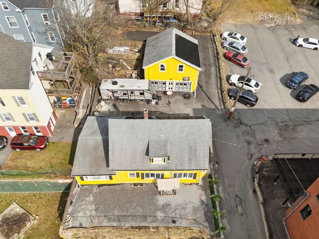 129 High St, Clinton, MA 01510