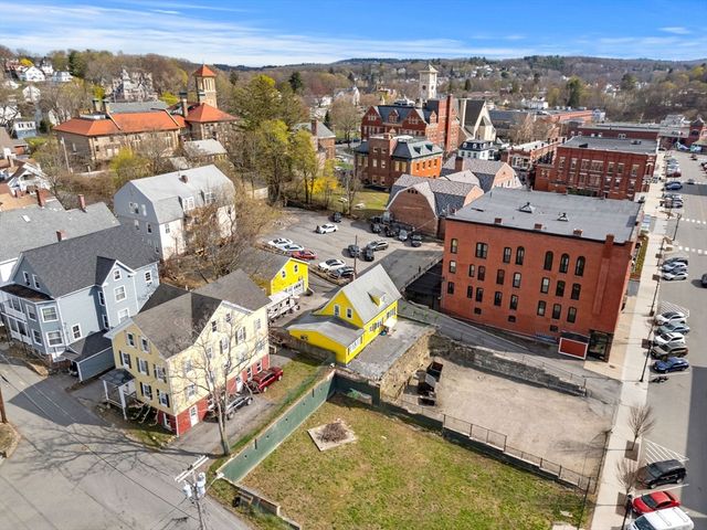 129 High St, Clinton, MA 01510