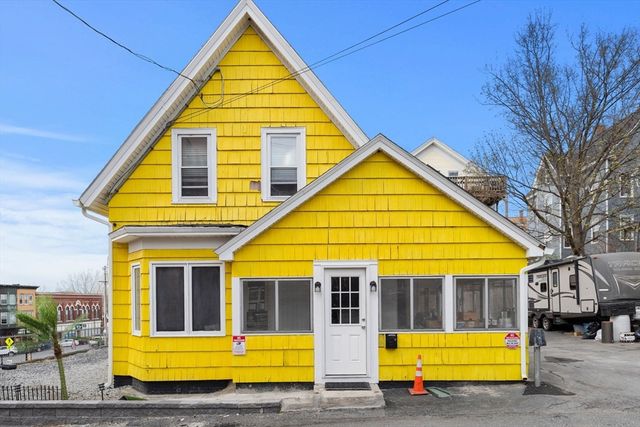 129 High St, Clinton, MA 01510