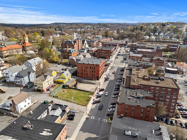 129 High St, Clinton, MA 01510