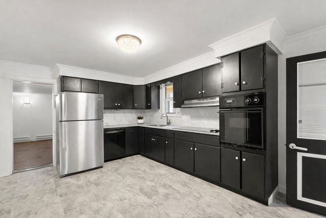 129 High St, Clinton, MA 01510