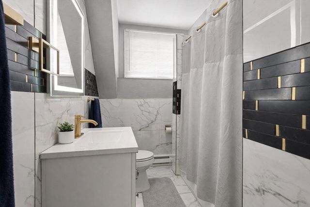 129 High St, Clinton, MA 01510