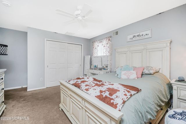 20 Thousand Oaks Terrace, Howell, NJ 07731
