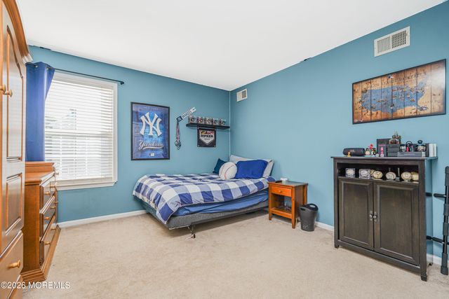 20 Thousand Oaks Terrace, Howell, NJ 07731